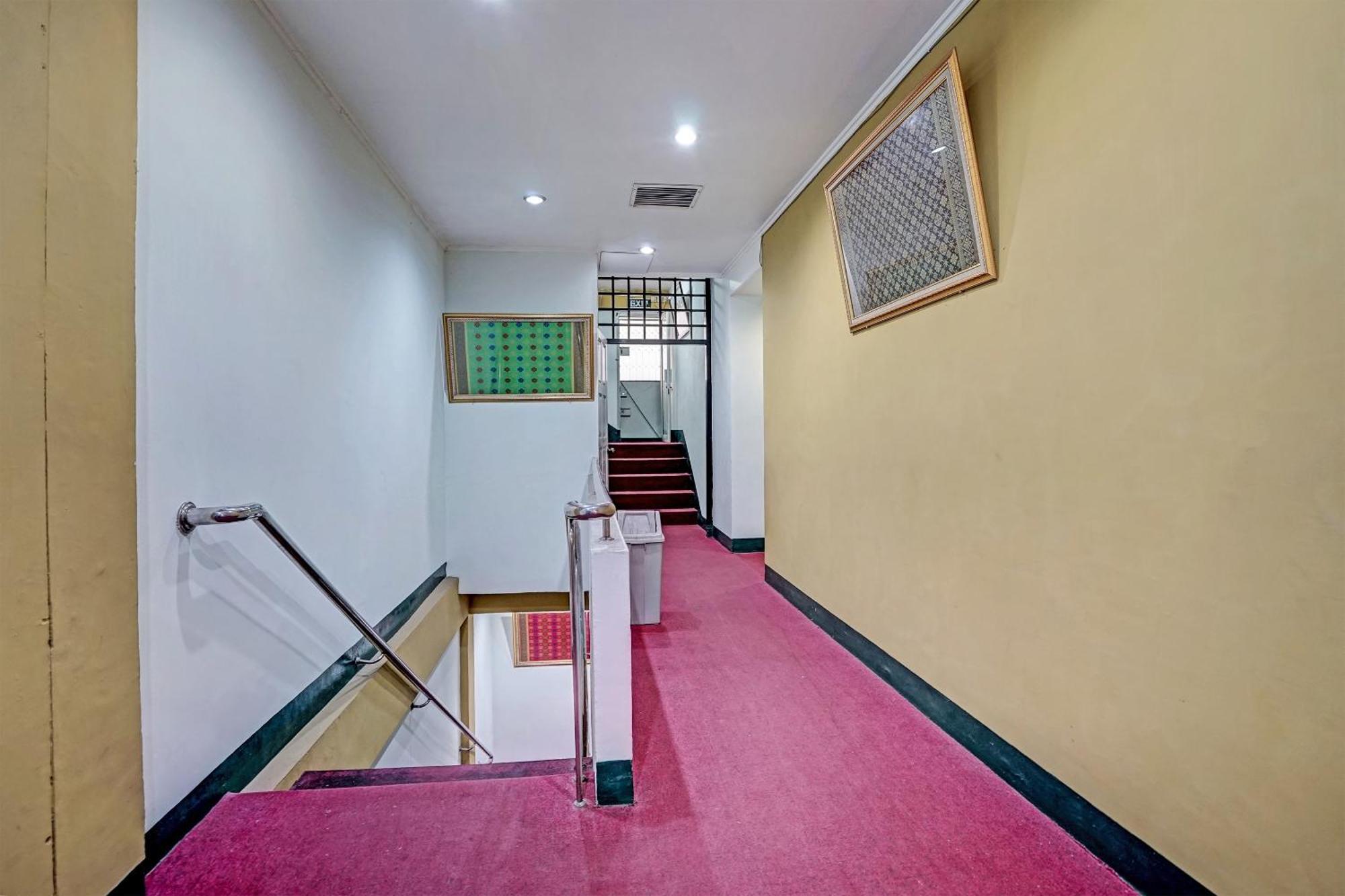 OYO 91805 Hotel Wisma Bari Palembang Exterior foto